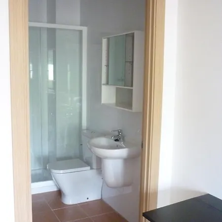 Pension-albergue Puente Ribeira بيت شباب ساريا