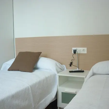 Pension-albergue Puente Ribeira * ساريا