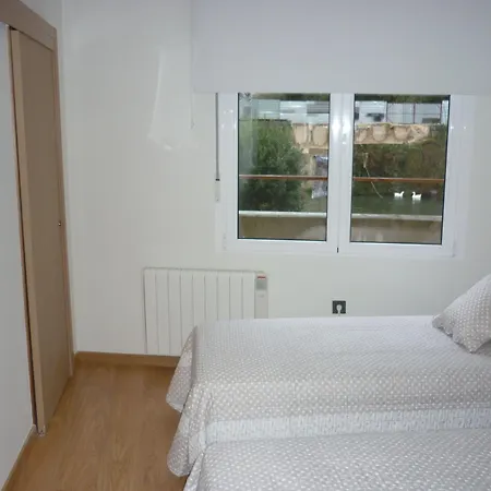 Pension-albergue Puente Ribeira * ساريا