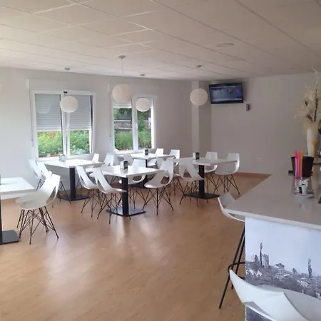 Pension-albergue Puente Ribeira אכסניה סאריה