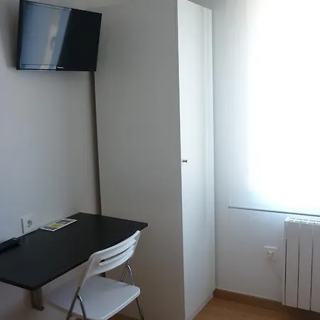 بيت شباب Pension-albergue Puente Ribeira ساريا