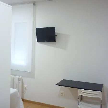 بيت شباب Pension-albergue Puente Ribeira *