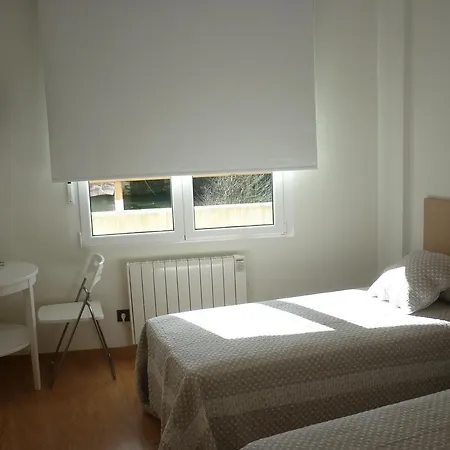 Pension-albergue Puente Ribeira * ساريا