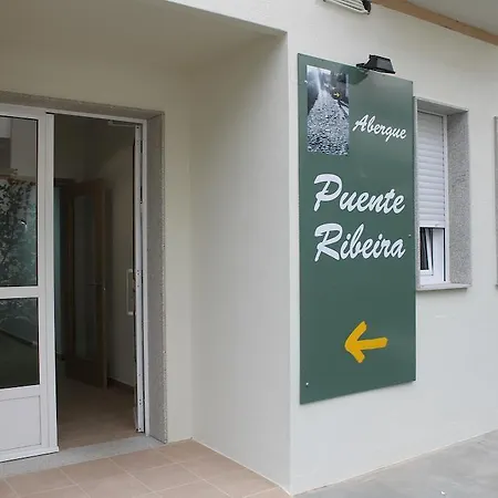 Pension-albergue Puente Ribeira ساريا