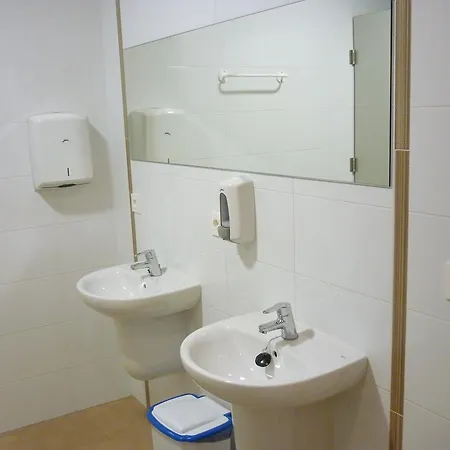 بيت شباب Pension-albergue Puente Ribeira